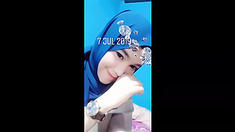 Indonesian Princess Showcases Her Sexy Moves On Bigo Live