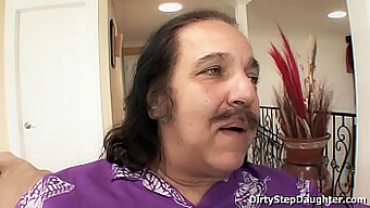 Ron Jeremy สนุกกับความสัมพันธ์ต้องห้ามกับ Lynn Love ลูกเลี้ยงสุดสวยของเขา