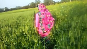 Country girl: Indian wife's outdoor escapade in Hidden camera video