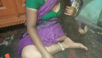 Kerala Aunty'S Tight Boobs And Piss In Homemade Video