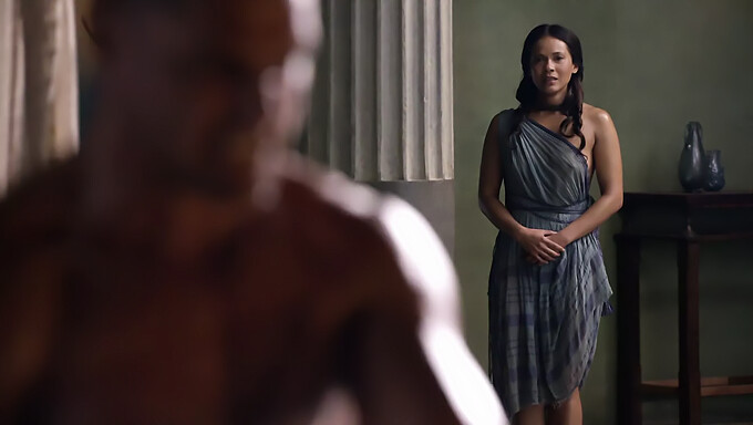 Spartacus: Sangue e Areia - Cenas de Sexo