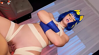 Une cosplayeuse de 18 ans fait une fellation hardcore et se fait sodomiser dans un porno sur le thème d'Ankha