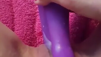 Atuou: Brincadeira Solo Com Um Vibrador