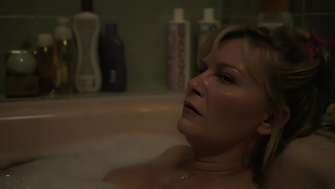 Kirsten Dunsts nakenscen i badkaret