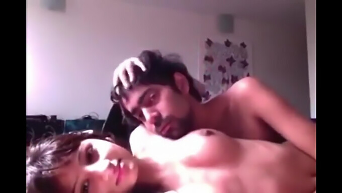 Desi girl with big tits gets a hardcore fuck from her dorm boyfriend