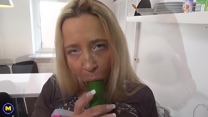 Busty mom creates a fresh salad in her intimate area