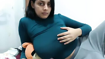 Big-Breasted Indian Cam Girl Masturbates On Webcam