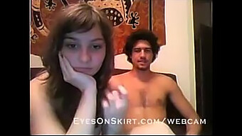 Casal Faz Intimidade Na Webcam Em Tempo Real